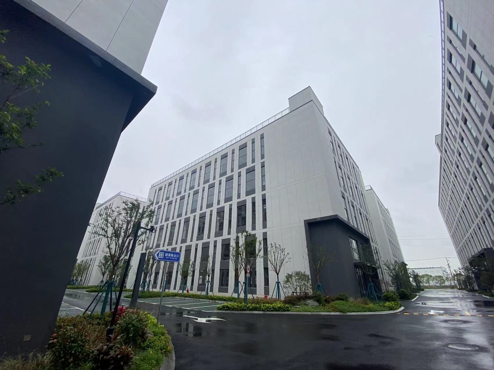 22"上海金地威新達闥人工智能創(chuàng